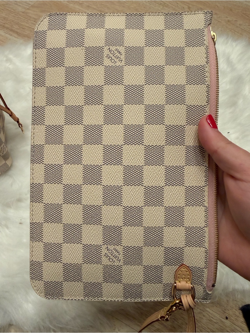 Louis Vuitton Neverfull MM - Picture 3 of 16